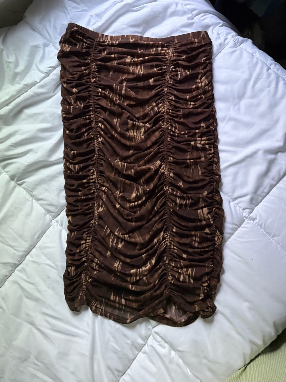 House of Harlow 1960 scrunched midi skirt